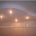 Потолок в ванной комнате: варианты отделки